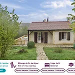 Jolie Vue Sur La Vallee Pour 3 Adultes 2 Enfants Les Eyzies