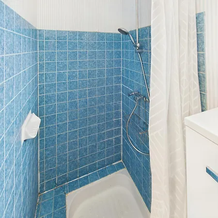 Jolie Vue Sur La Vallée Pour 3 Adultes 2 Enfants Apartamento Les Eyzies